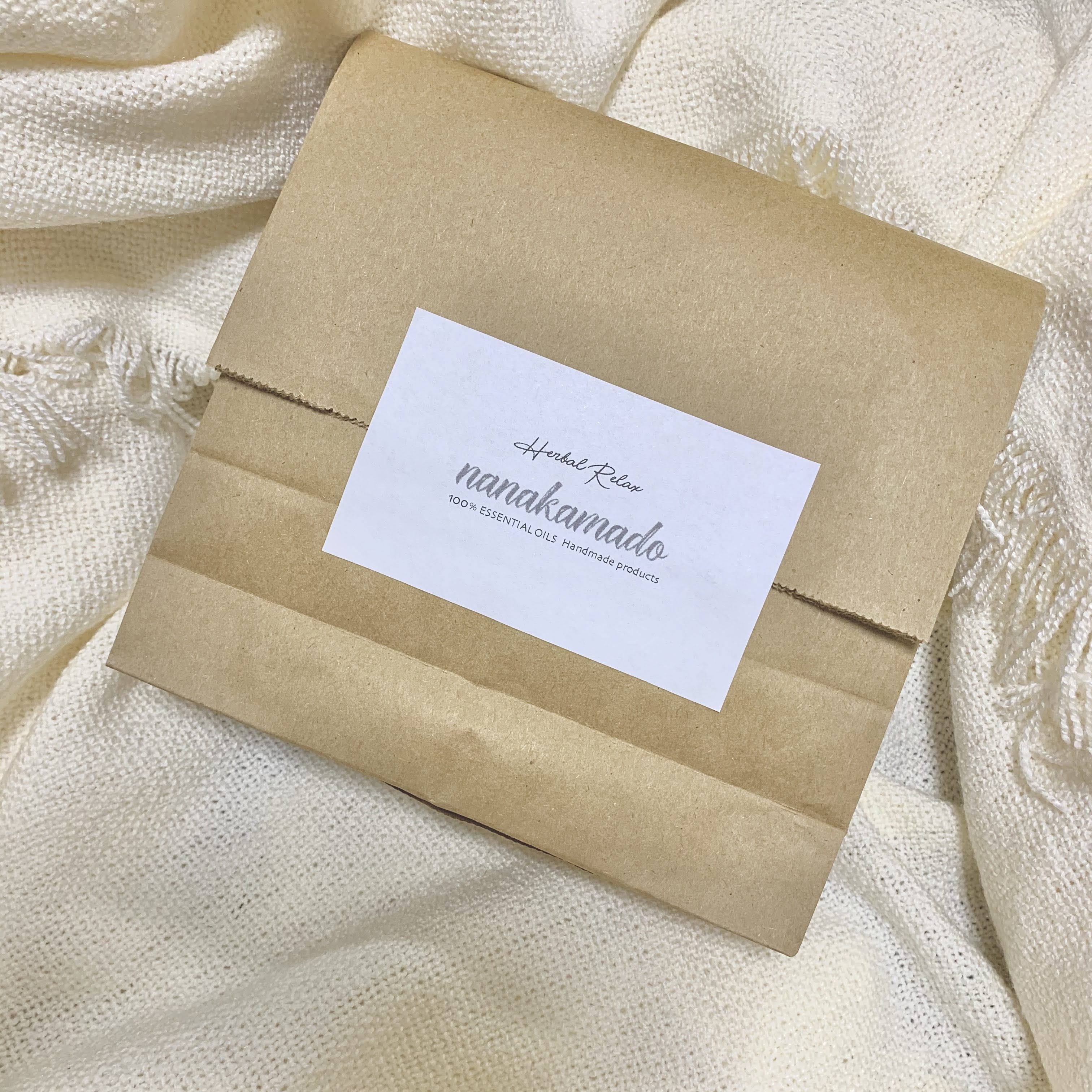 モカベース・ハイブリッドスターチス×ピンキーボタンのアロマワックスサシェ（オーバル型）