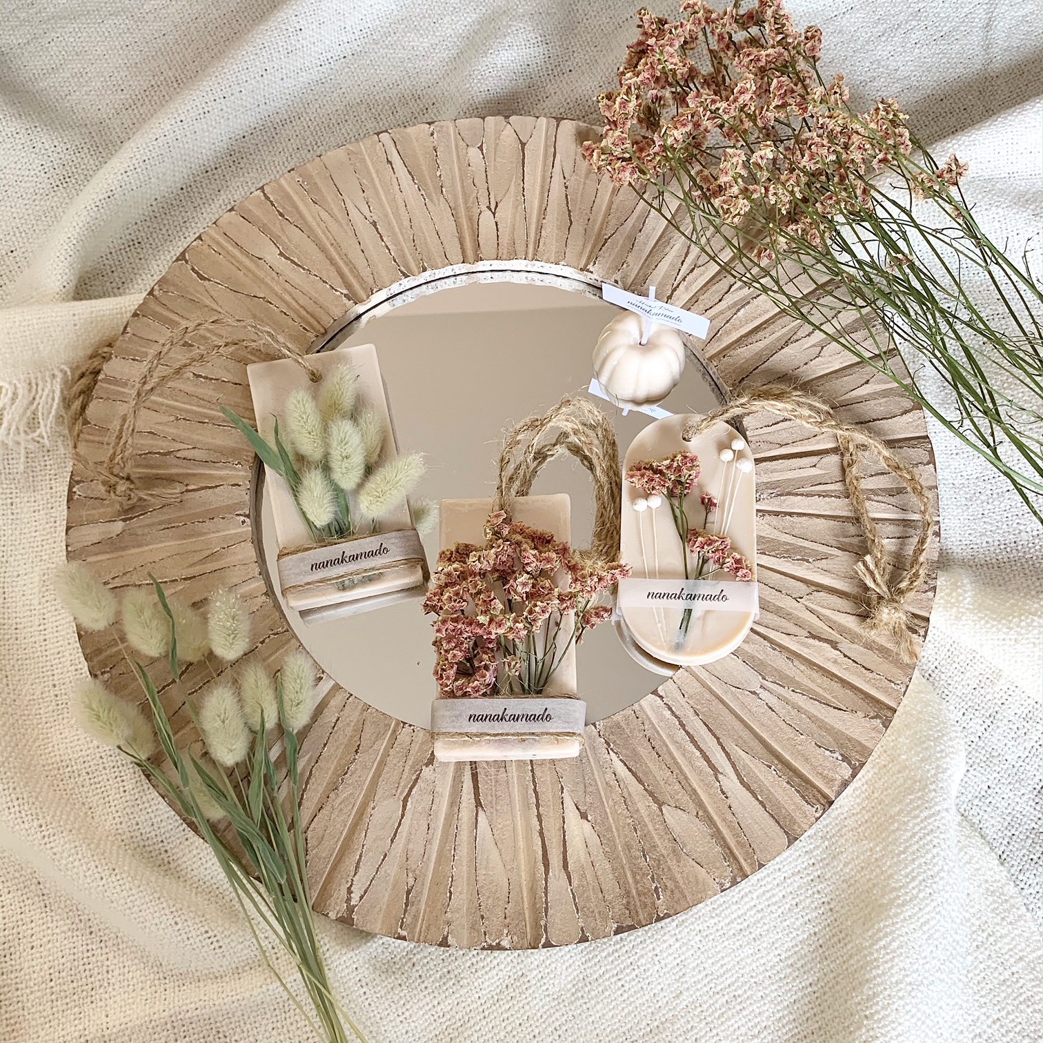 モカベース・ハイブリッドスターチス×ピンキーボタンのアロマワックスサシェ（オーバル型）