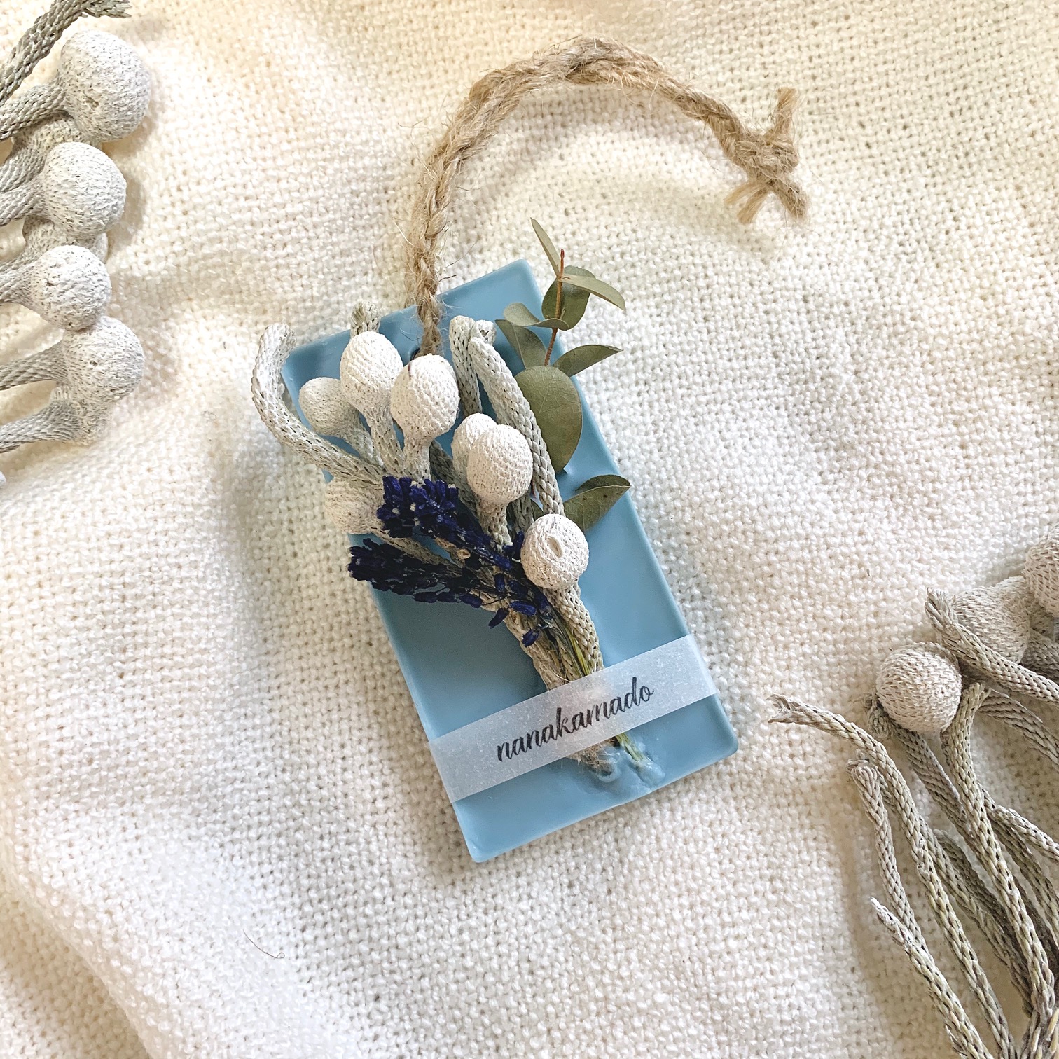 ブルーベース・ユーカリ×シルバーブルニアのアロマワックスサシェ（レクタングル型）