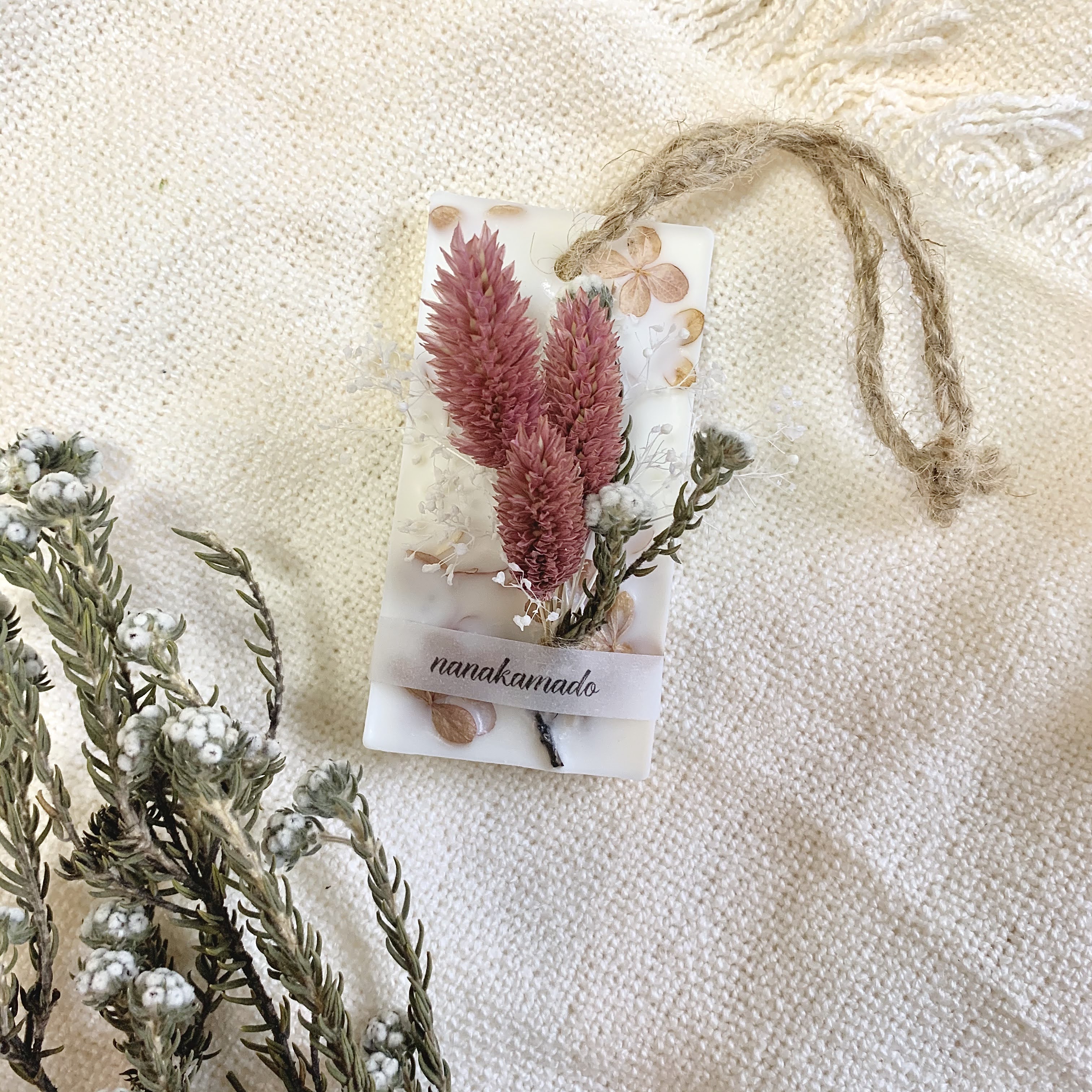 ポアプランツクランベリー×ワイルドコットンフラワーのアロマワックスサシェ（レクタングル型）