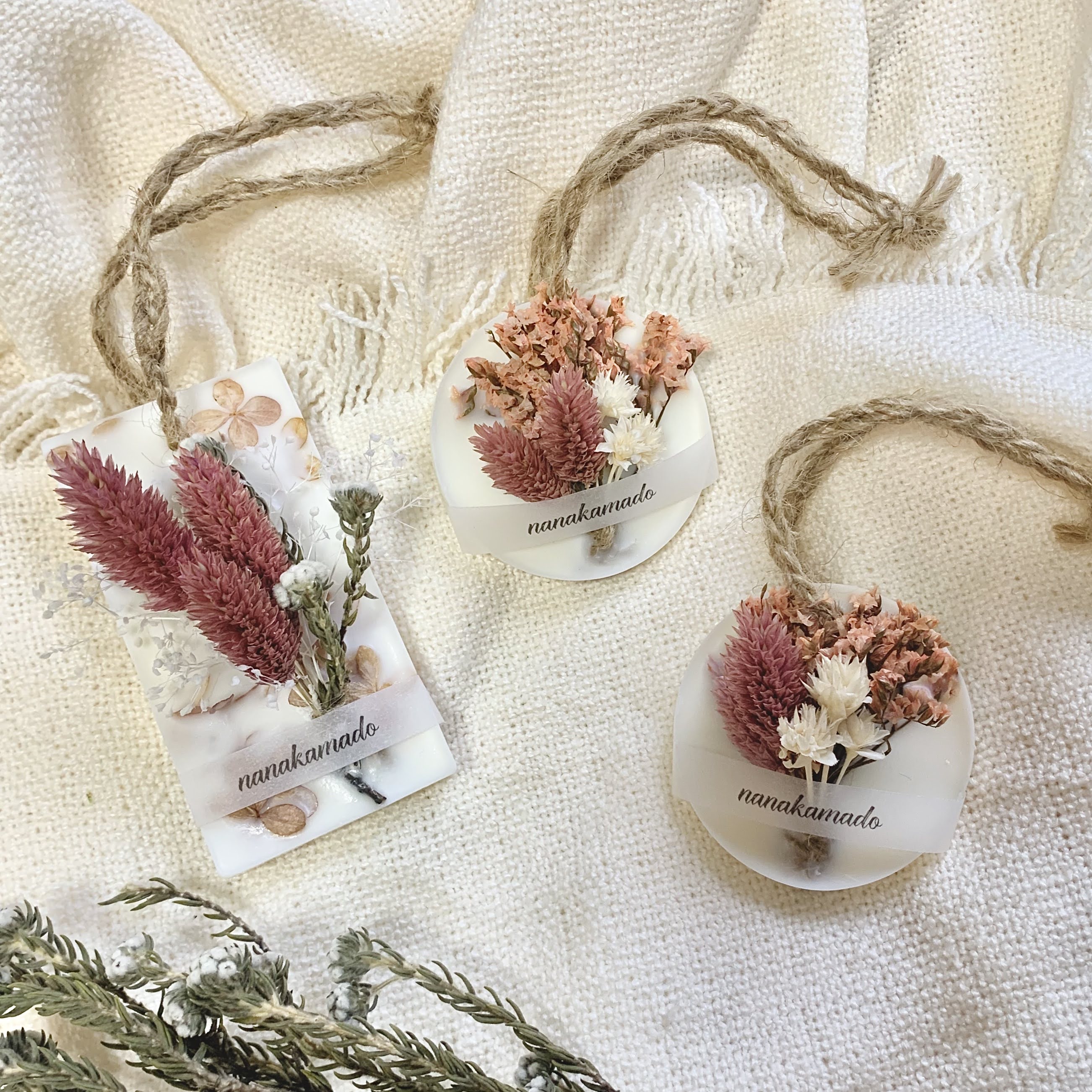 ポアプランツクランベリー×ワイルドコットンフラワーのアロマワックスサシェ（レクタングル型）