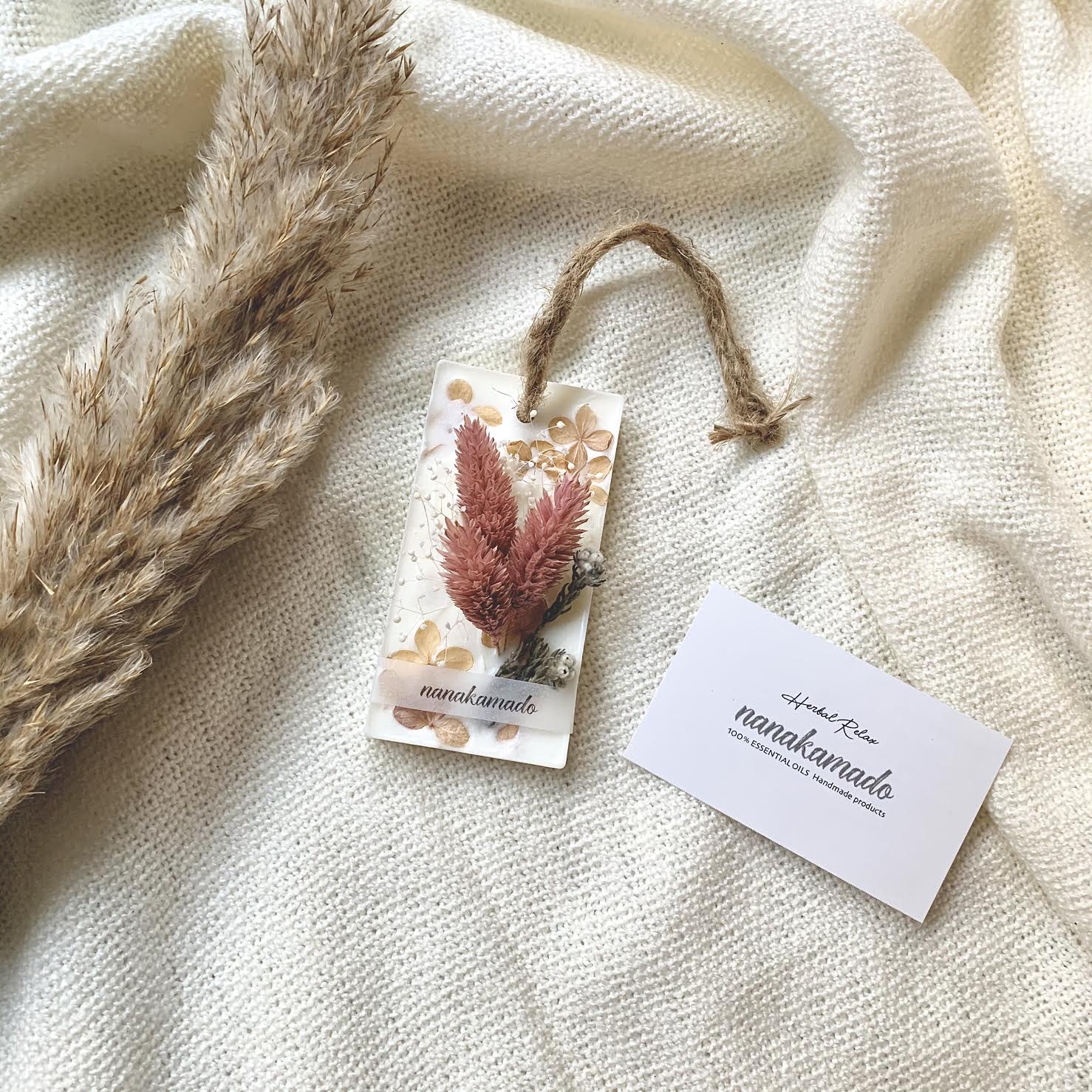 ポアプランツクランベリー×ワイルドコットンフラワーのアロマワックスサシェ（レクタングル型）