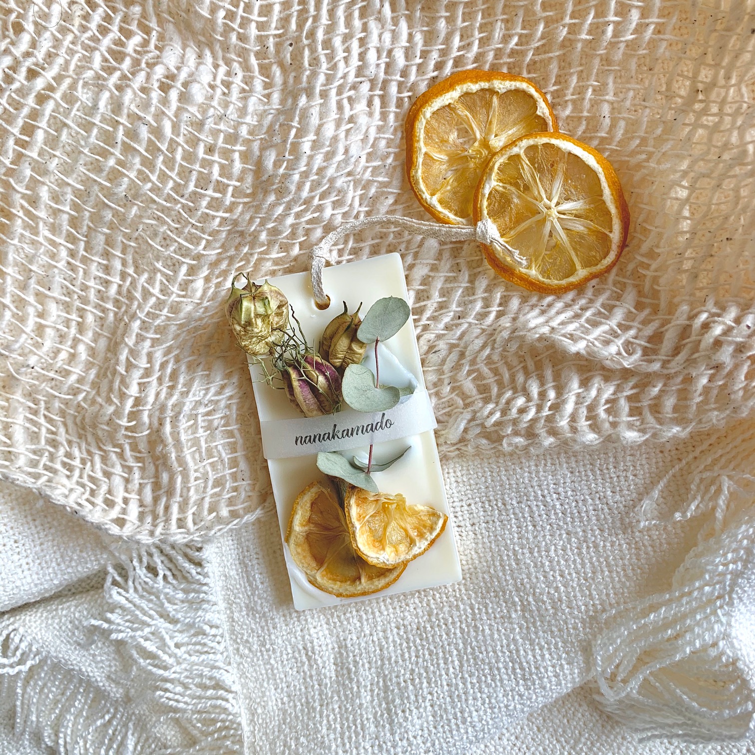 クリームベース・ドライレモン×フーセンポピーのアロマワックスサシェ（レクタングル型）