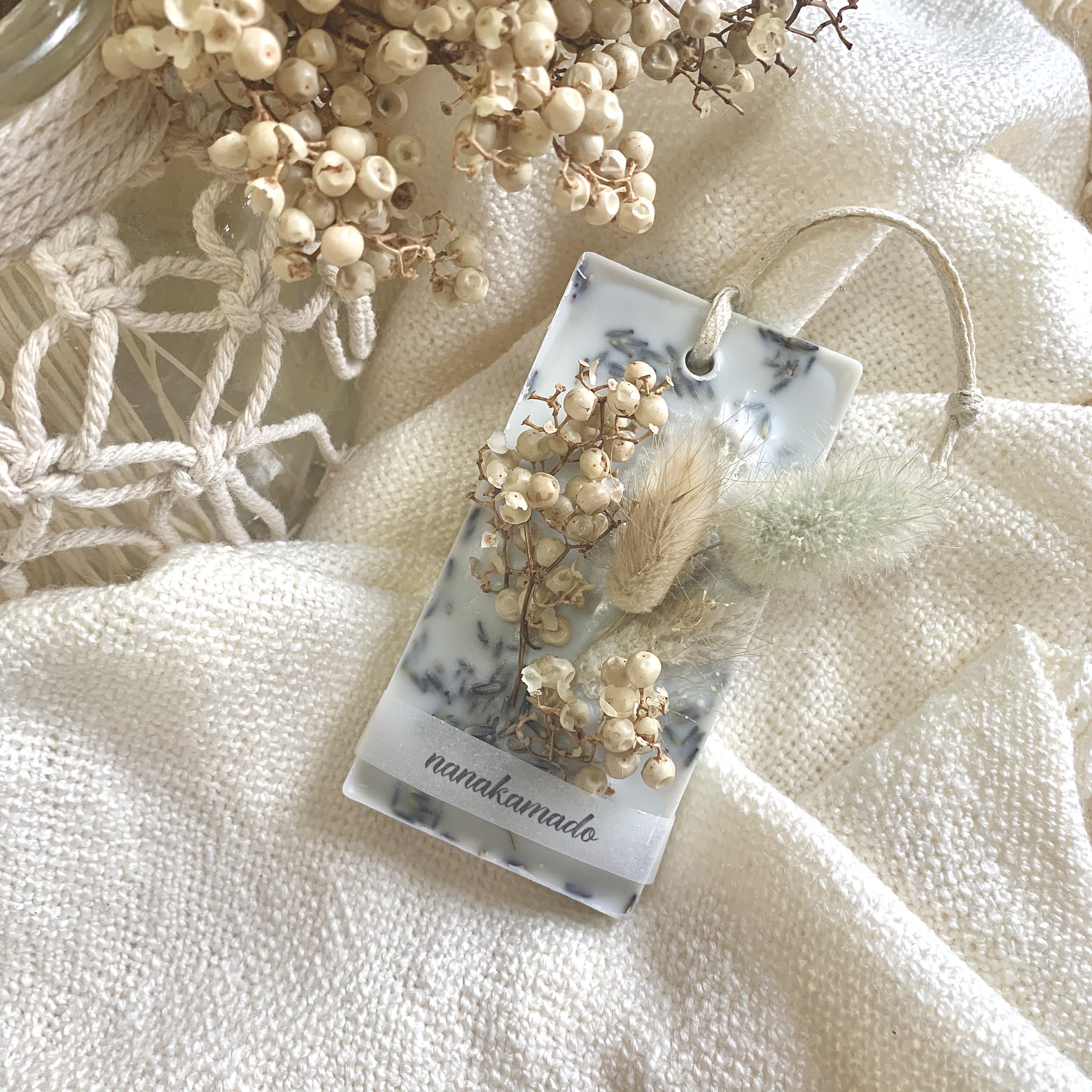 グレーベース・ペッパーベリー×ラグラスのアロマワックスサシェ（レクタングル型）