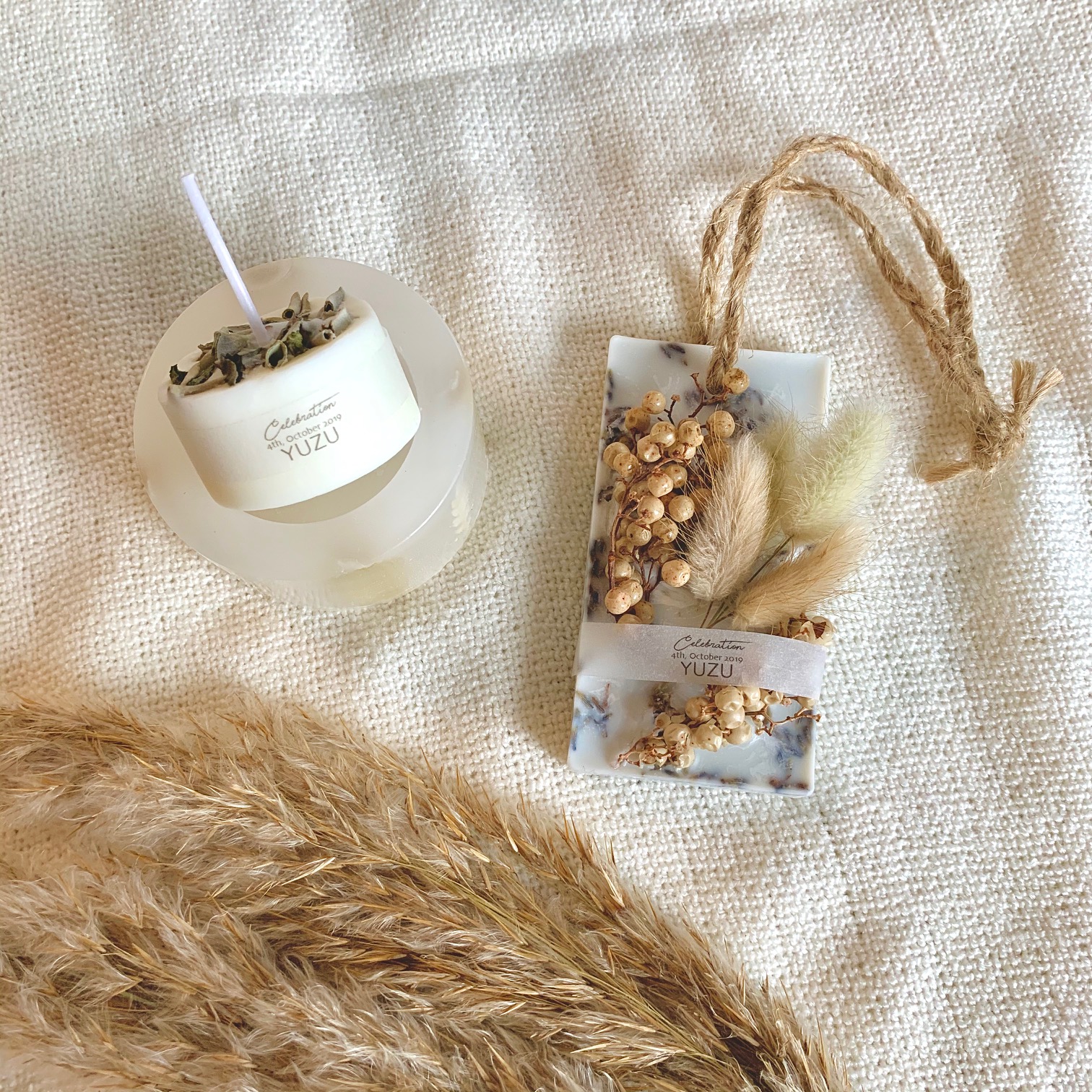 グレーベース・ペッパーベリー×ラグラスのアロマワックスサシェ（レクタングル型）