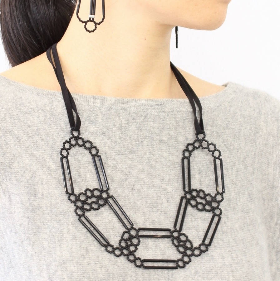 PN-010-BK / WH / GR (Ellipse Necklace)