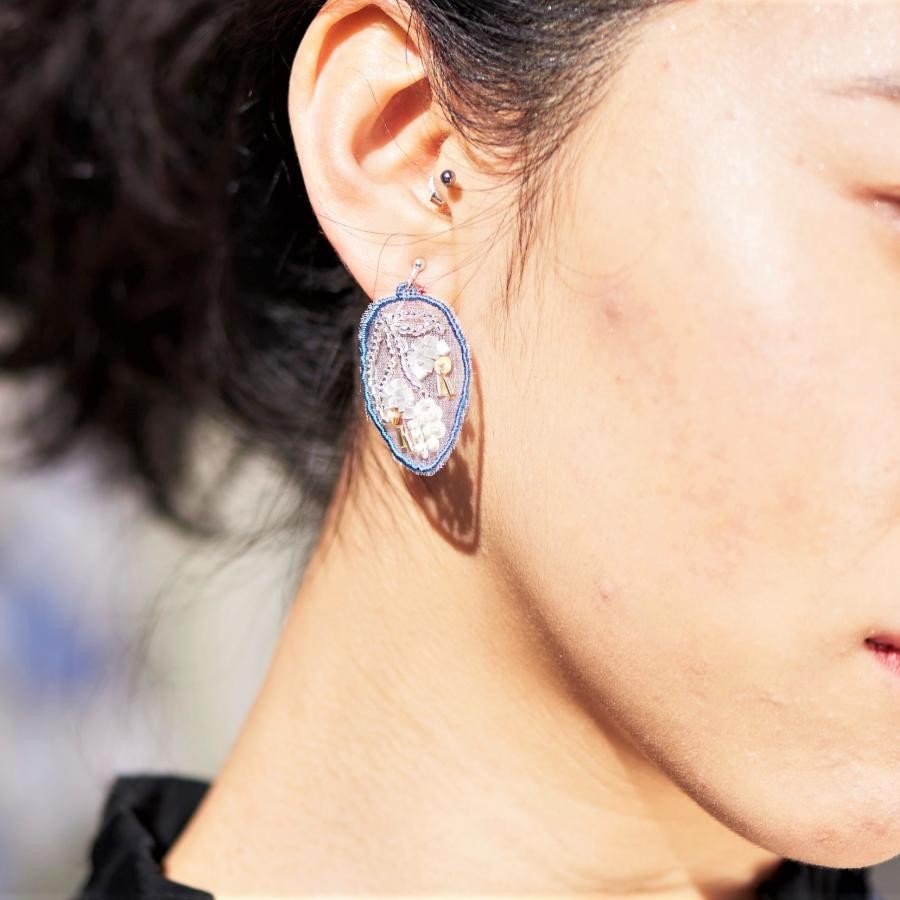 【ブランドBOX付き】T2-LLP-BK / BL (Lily Pierced)