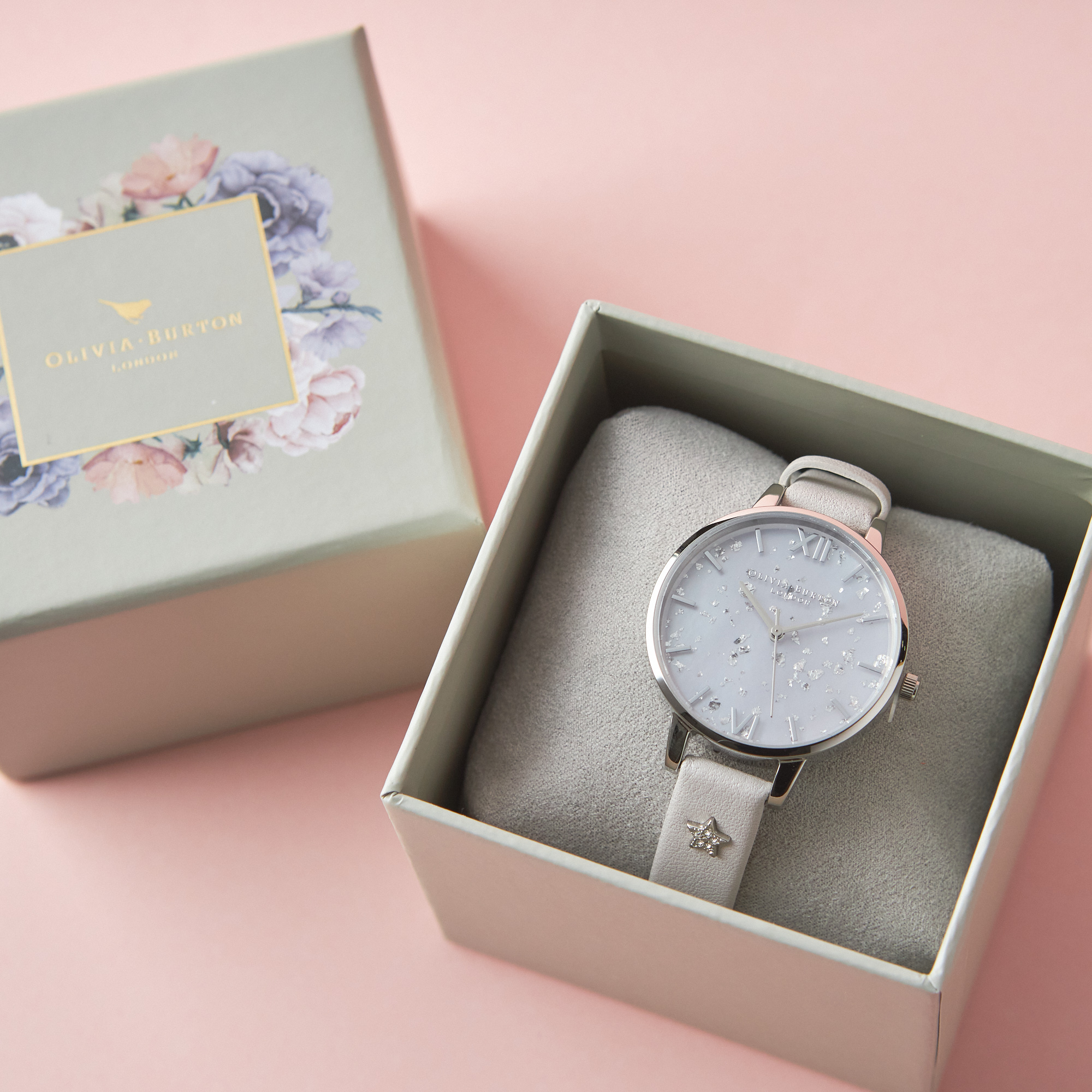 セレスティアル MOP ダイヤル ブラッシュ エンブリッシュドストラップ ＆ シルバー