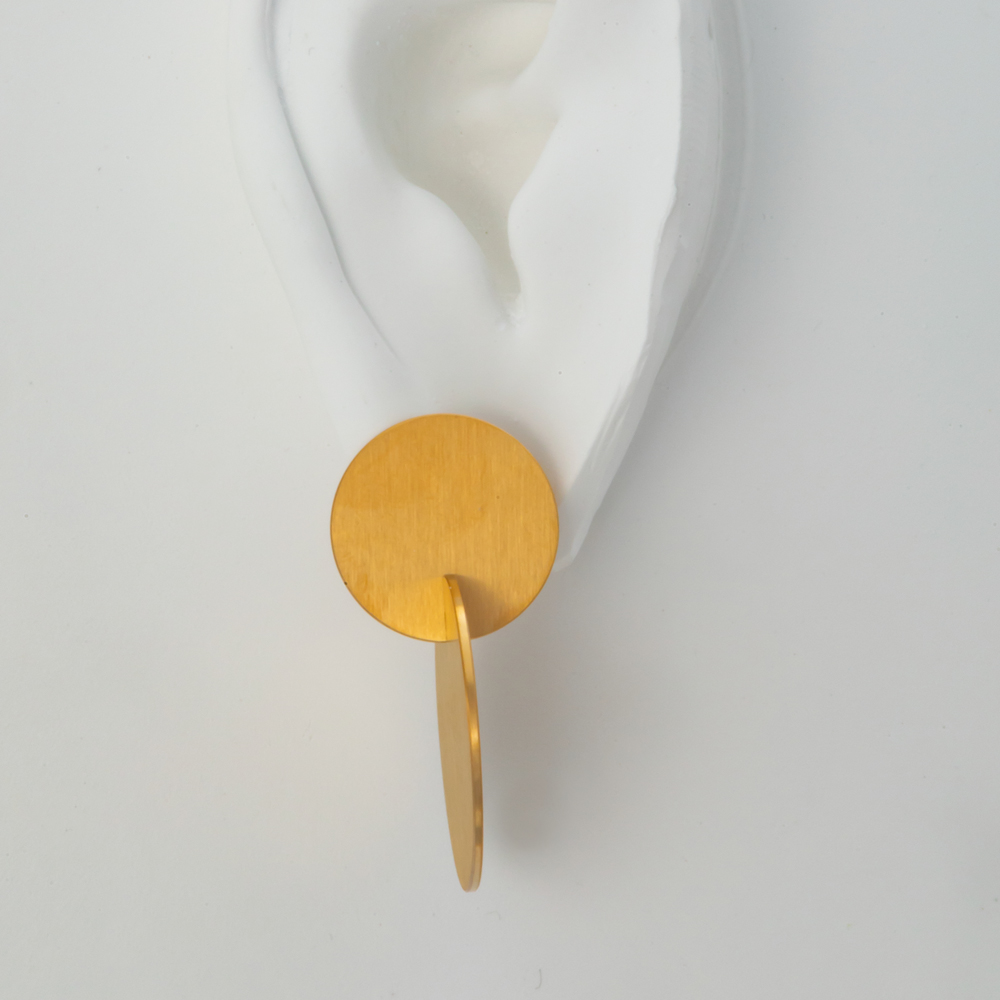 ビックラウンド 個性が光るデザインピアス アレルギーフリー P1284