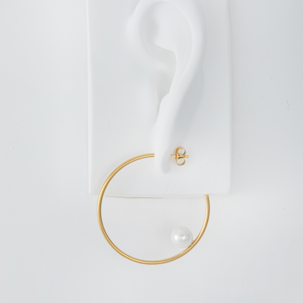 フープリングとパールのデザインリング アレルギーフリー ステンレスピアス P1287