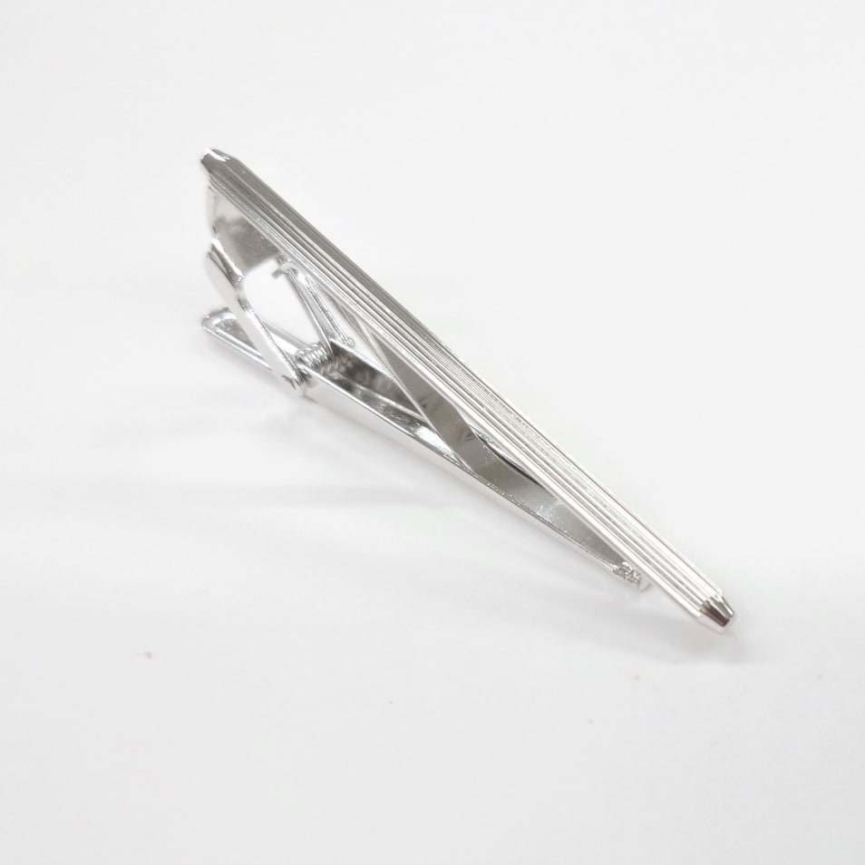 ビジネスマンに贈るネクタイ&タイバーセット