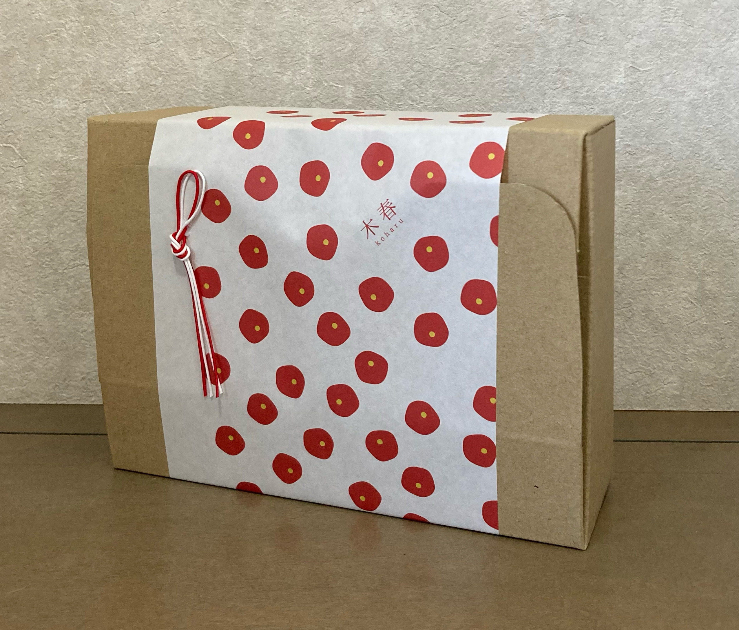 【木春∸koharu∸】ギフトセット（伊織ハンカチ・アロマキャンドル・バスソルト・アロマオイル（1ml）・ウッドチップ・ウッドフラワー）