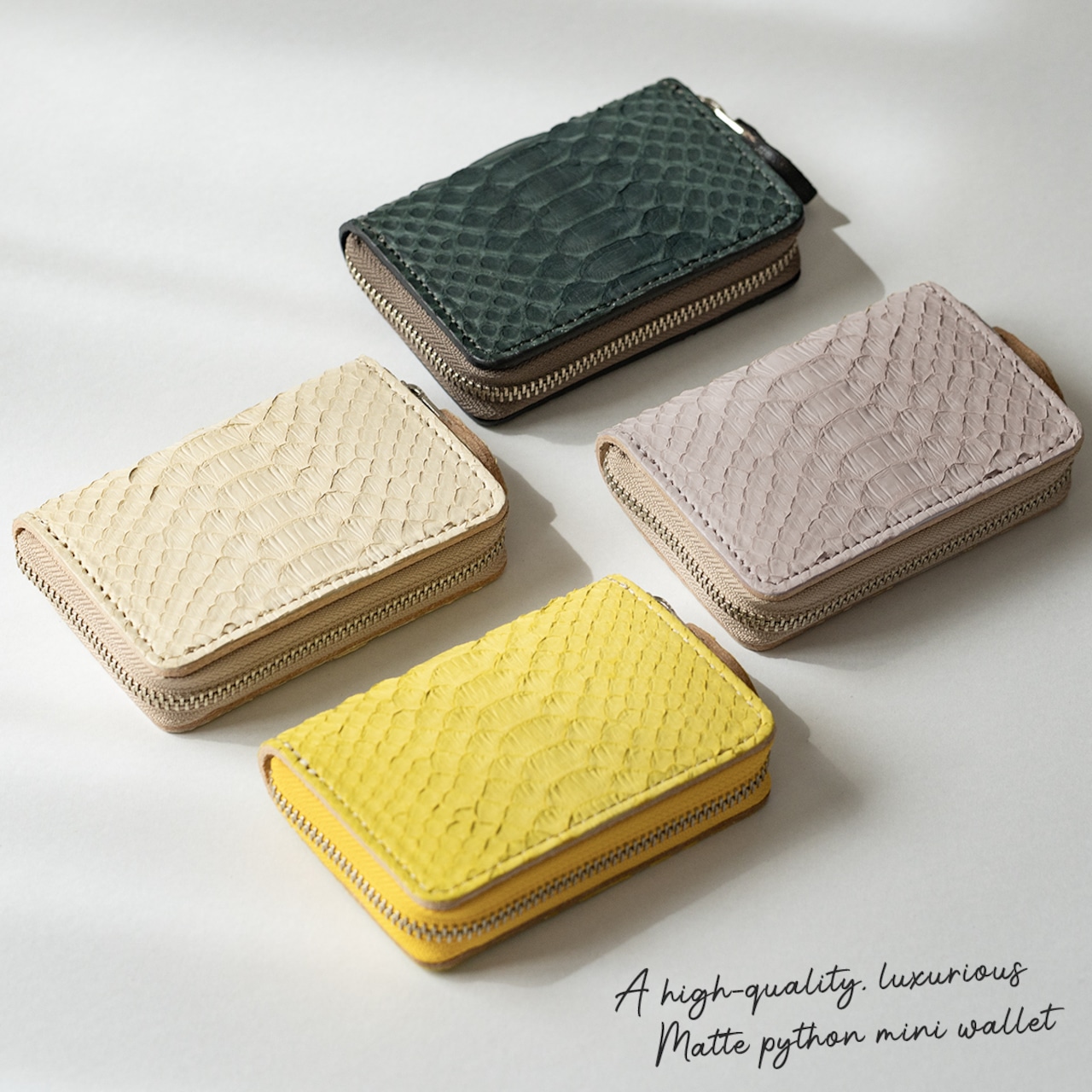 ミニウォレット　ラウンドジップ　マットパイソン