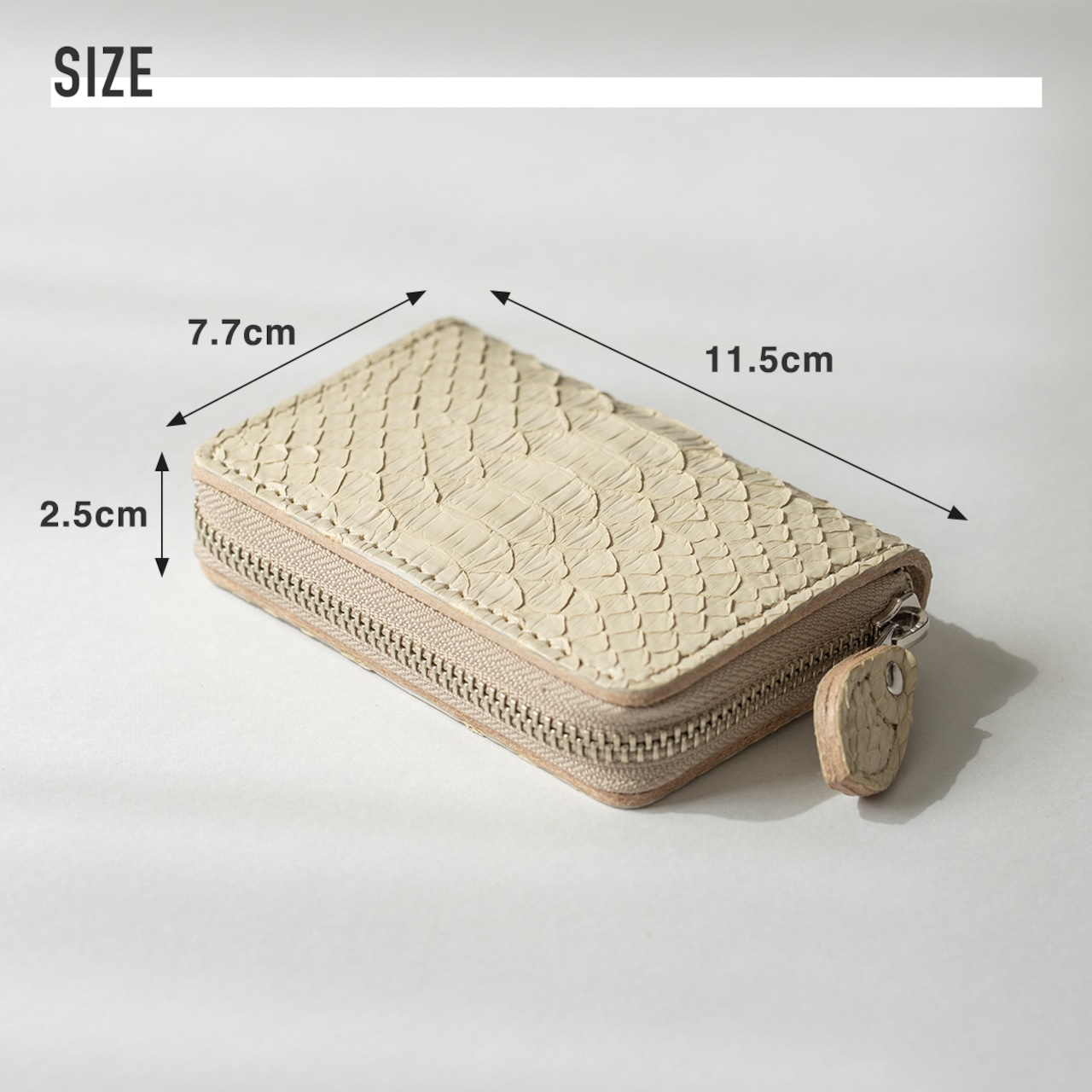 ミニウォレット　ラウンドジップ　マットパイソン