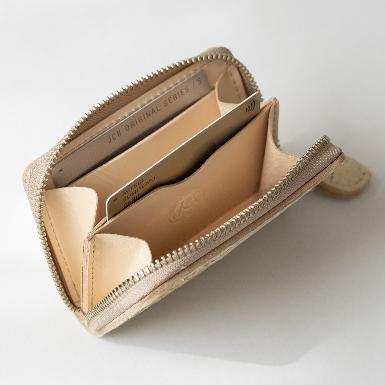 ミニウォレット　ラウンドジップ　マットパイソン