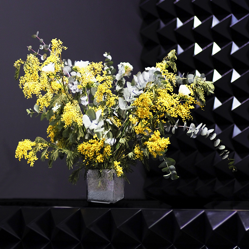 OASIS110 + Glass vase