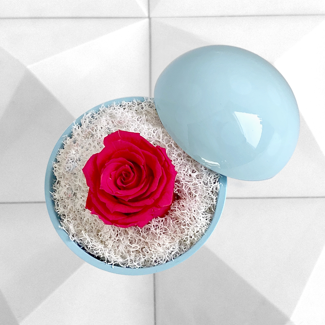 flower of love - globe "hot pink rose & white moss"