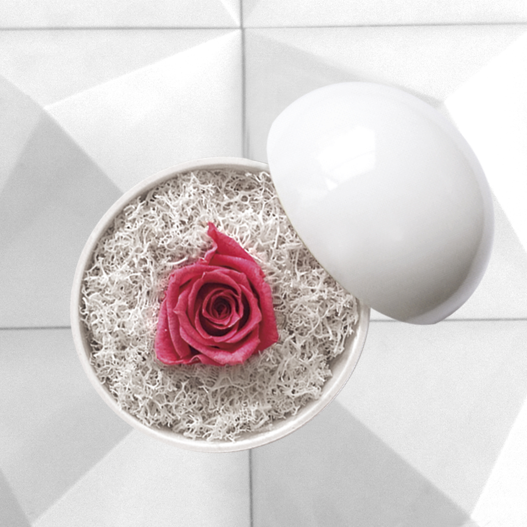 flower of love - globe "hot pink rose & white moss"