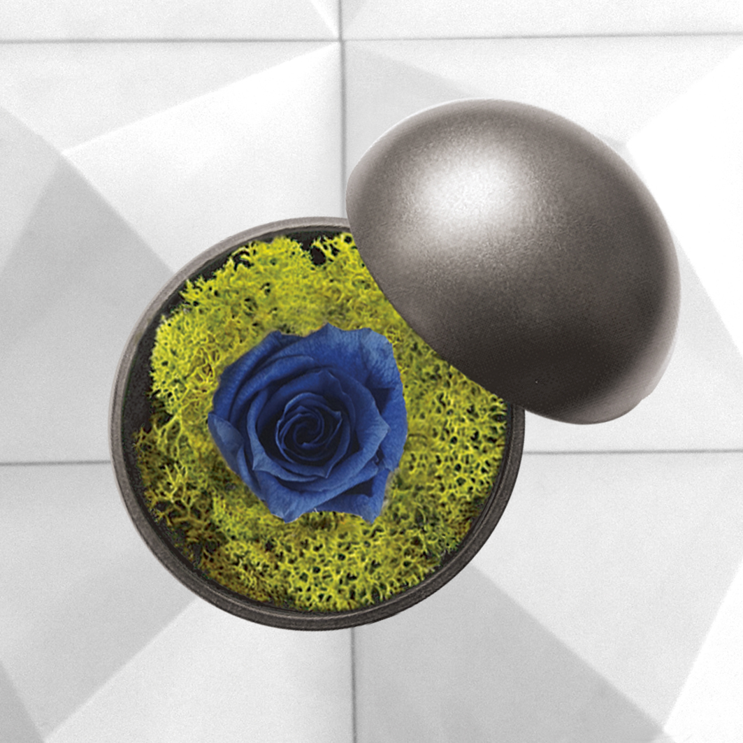 flower of love - globe "blue rose & green moss"
