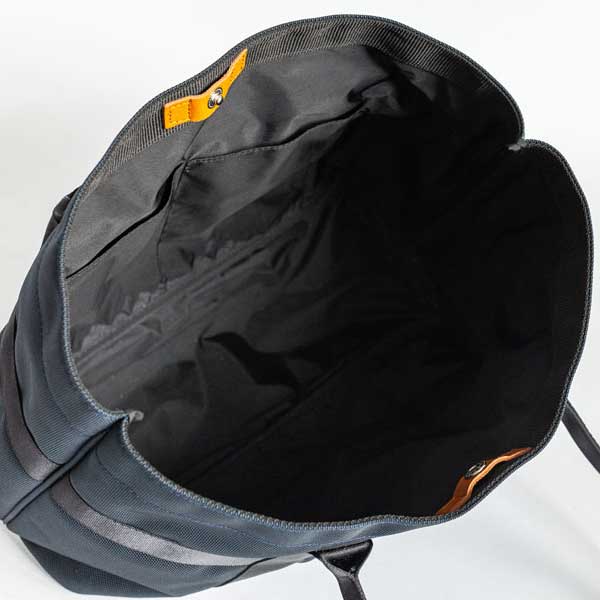 LIGHT TOTE