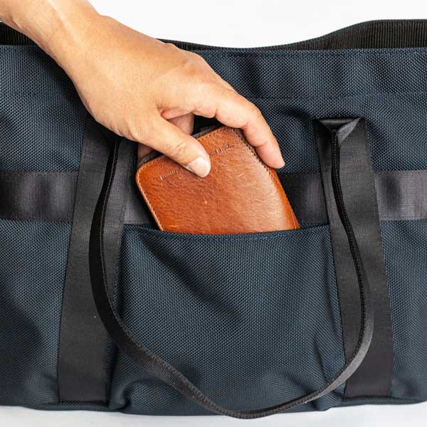 LIGHT TOTE