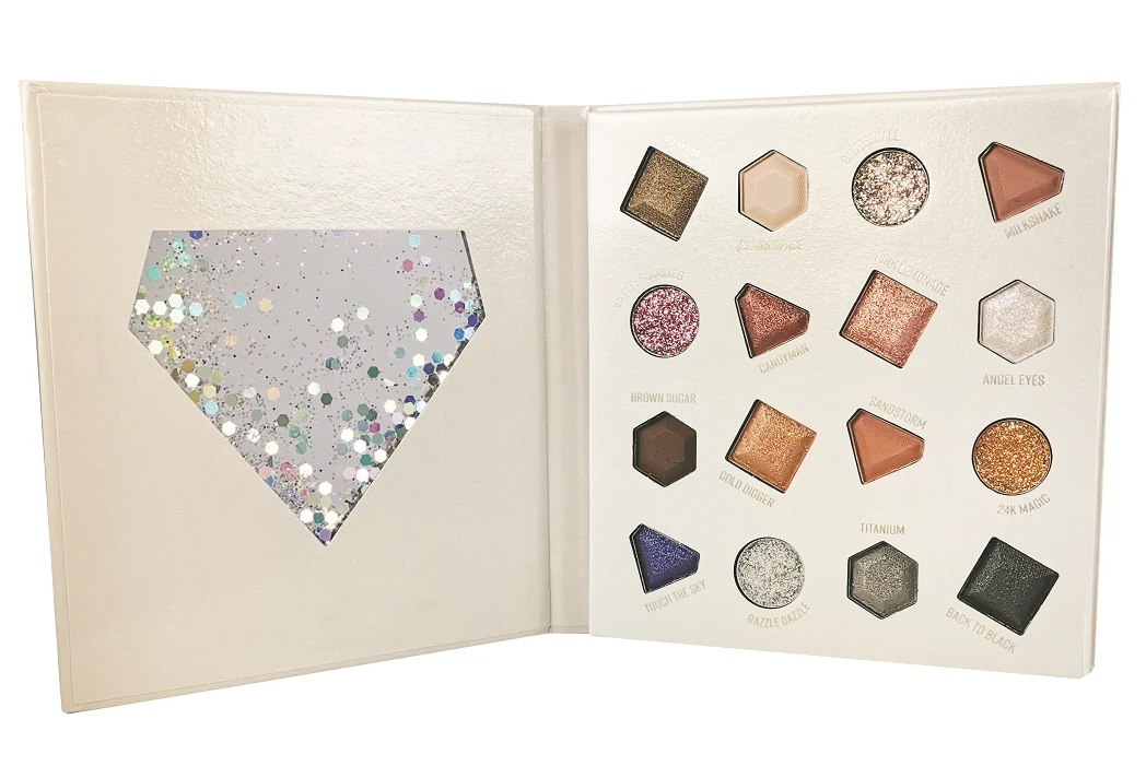 アイシャドウパレット（16色）