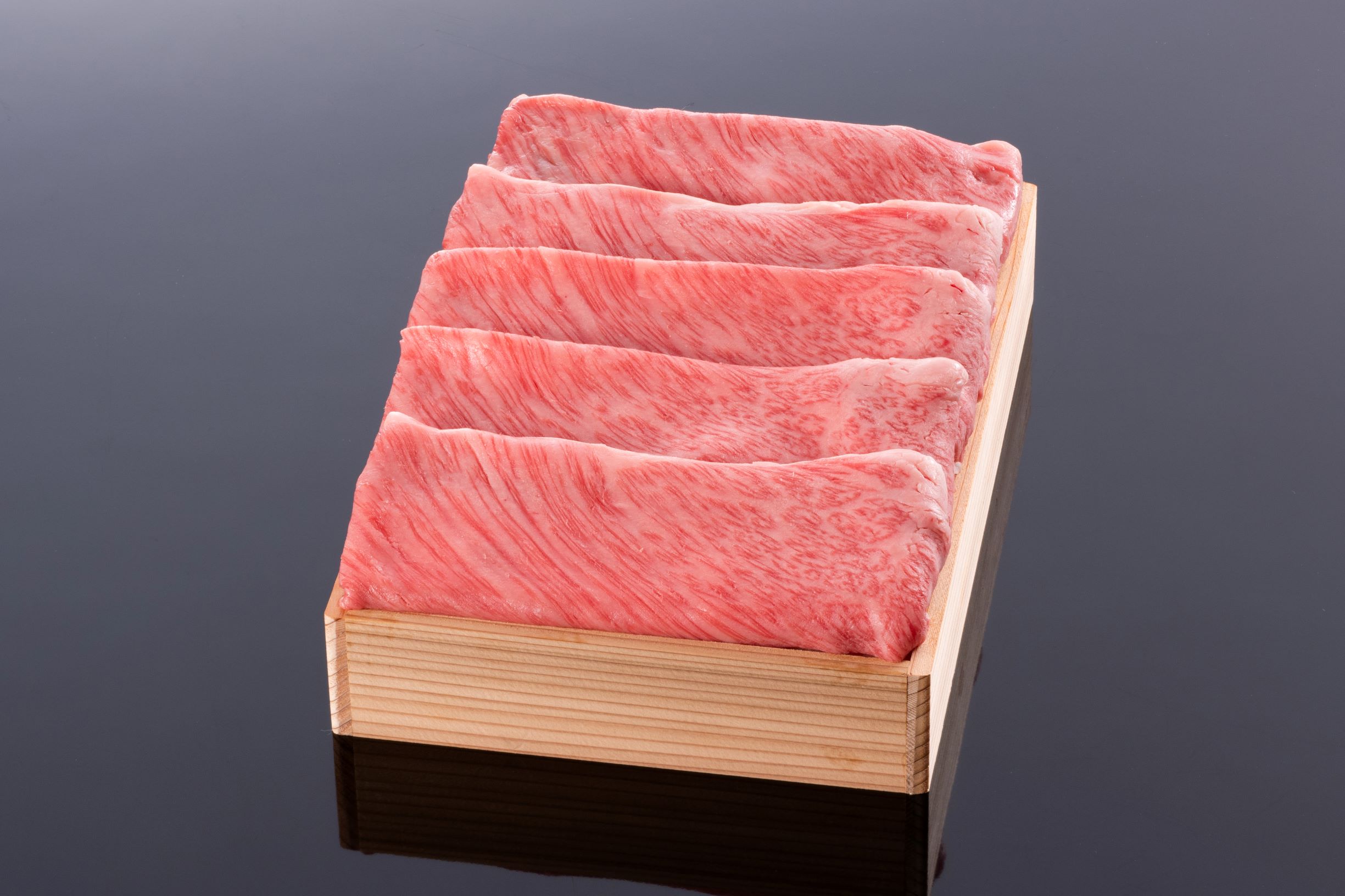 松阪牛すき焼き用（ロース・肩ロース）