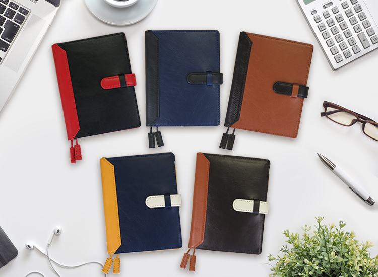 【名入れ可】本革 手帳カバー A6/文庫本サイズ ベルト付き LR0017