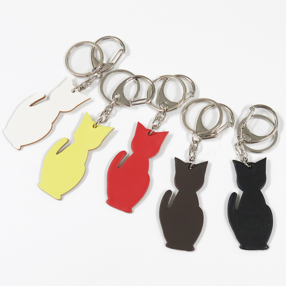 【名入れ可】本革 猫チャームキーホルダー キーリング 日本製 LR0030