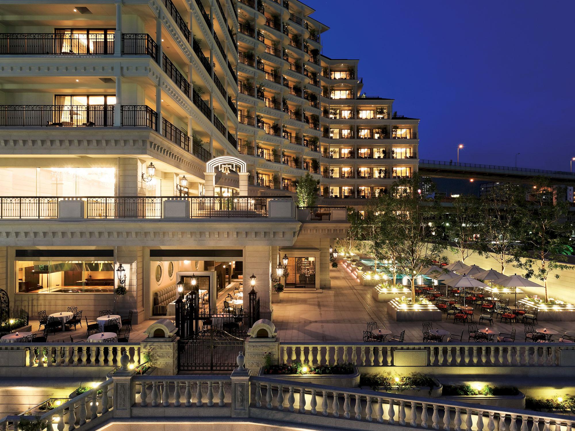 ホテル ラ・スイート神戸ハーバーランド ご宿泊ペアVIP招待券(朝食付)