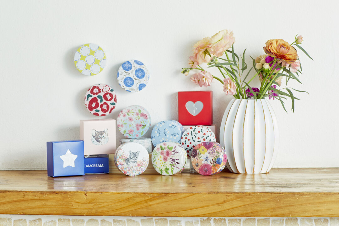 【肌がよろこぶ、ふわっふわの保湿クリーム】スチームクリーム　選べるデザイン缶（厳選された天然由来原料配合）