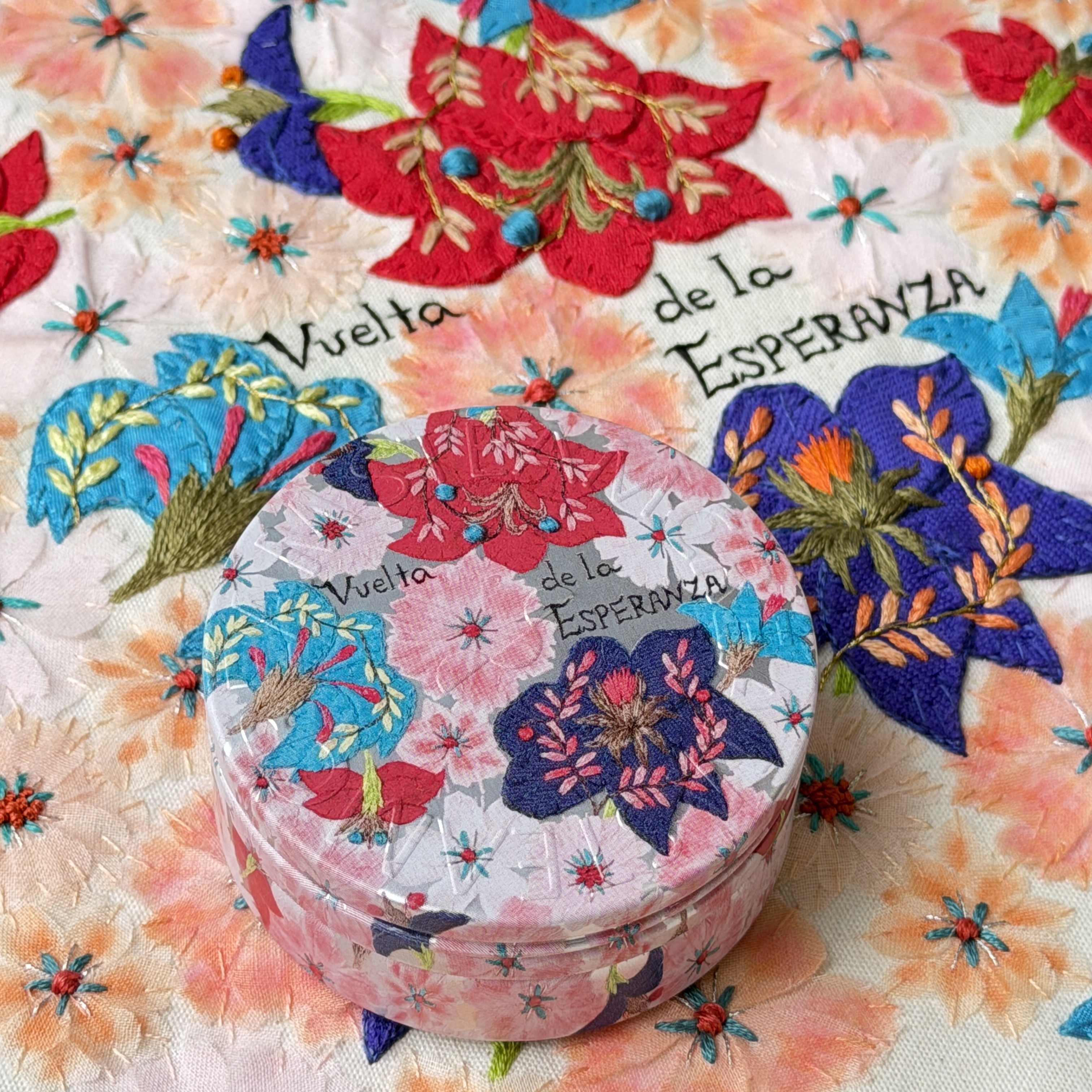 【肌がよろこぶ、ふわっふわの保湿クリーム】スチームクリーム　選べるデザイン缶（厳選された天然由来原料配合）