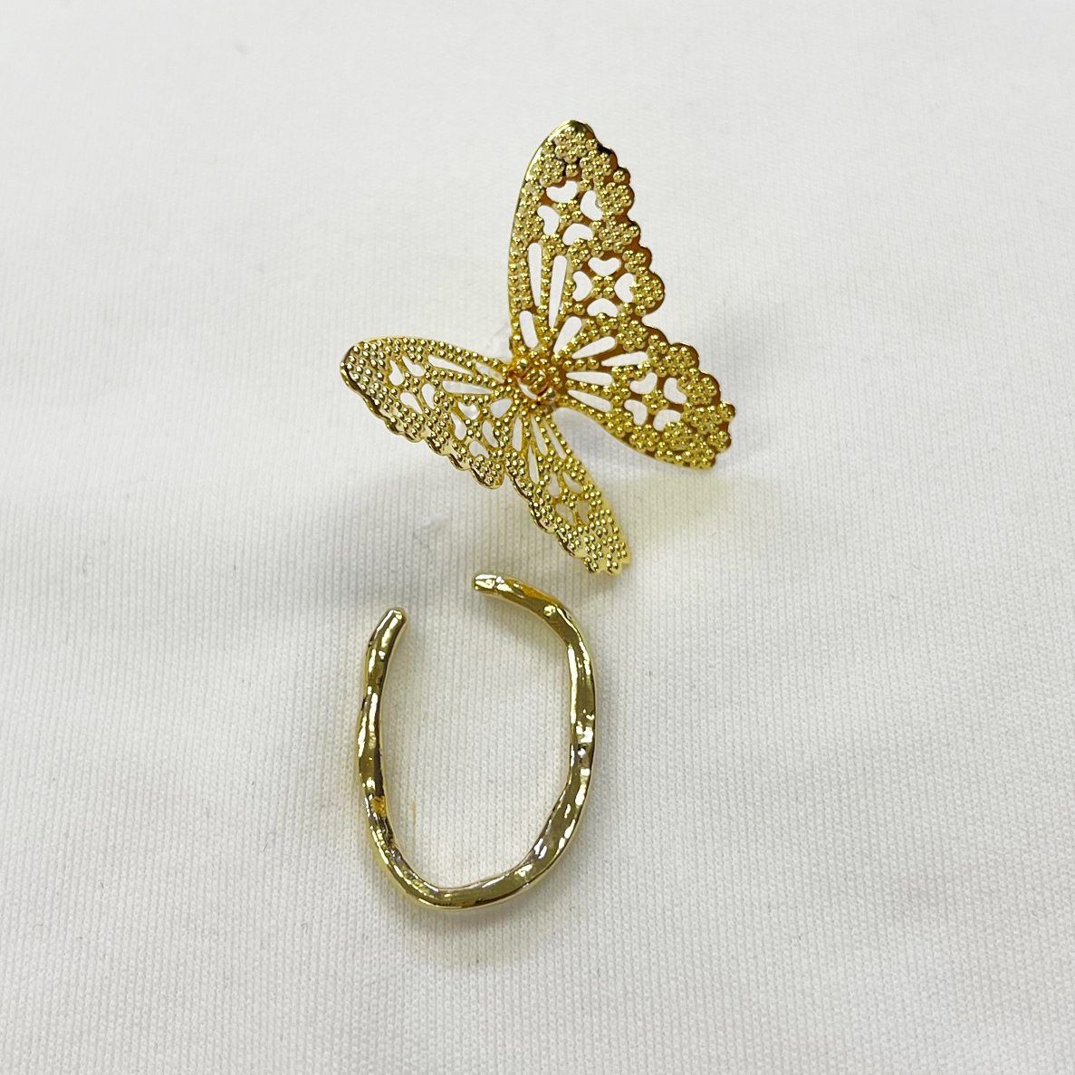 透かし蝶（左耳用）＆メタル細身ウェーブ（片耳用）イヤーカフセット