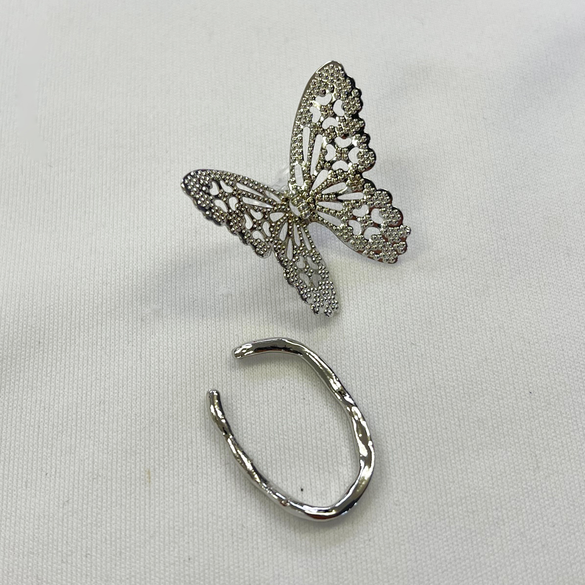 透かし蝶（左耳用）＆メタル細身ウェーブ（片耳用）イヤーカフセット