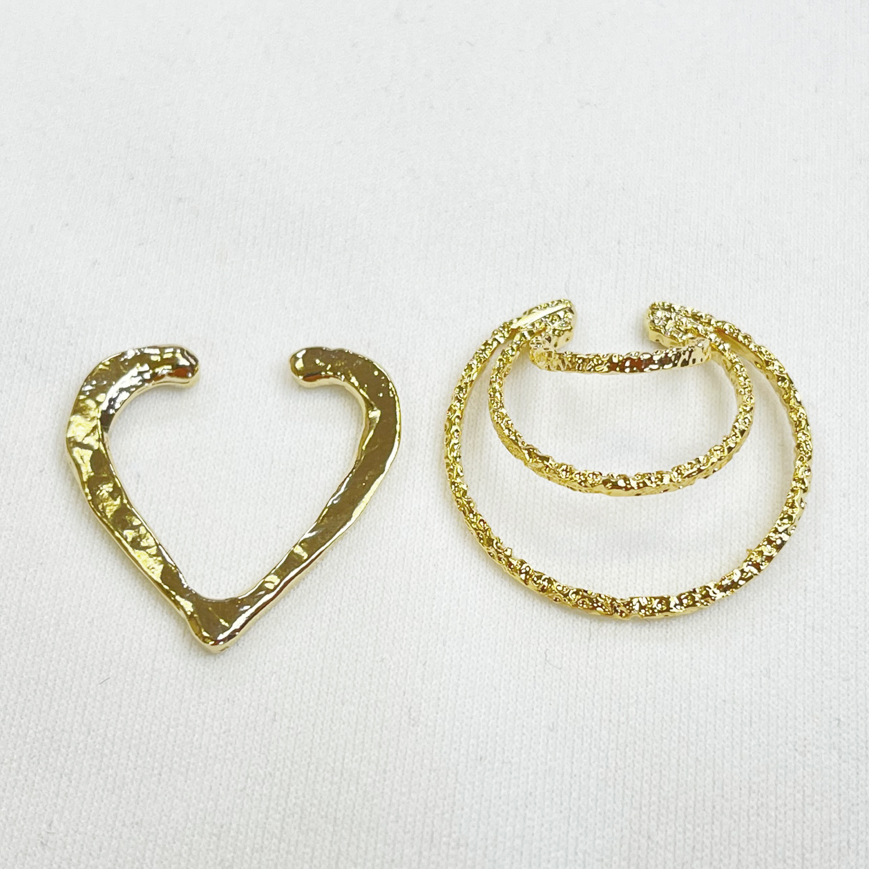 メタル3連フープ＆ハートモチーフイヤーカフセット（片耳用）