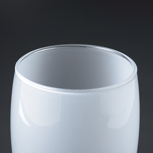 泡立つビアグラス（ペア）