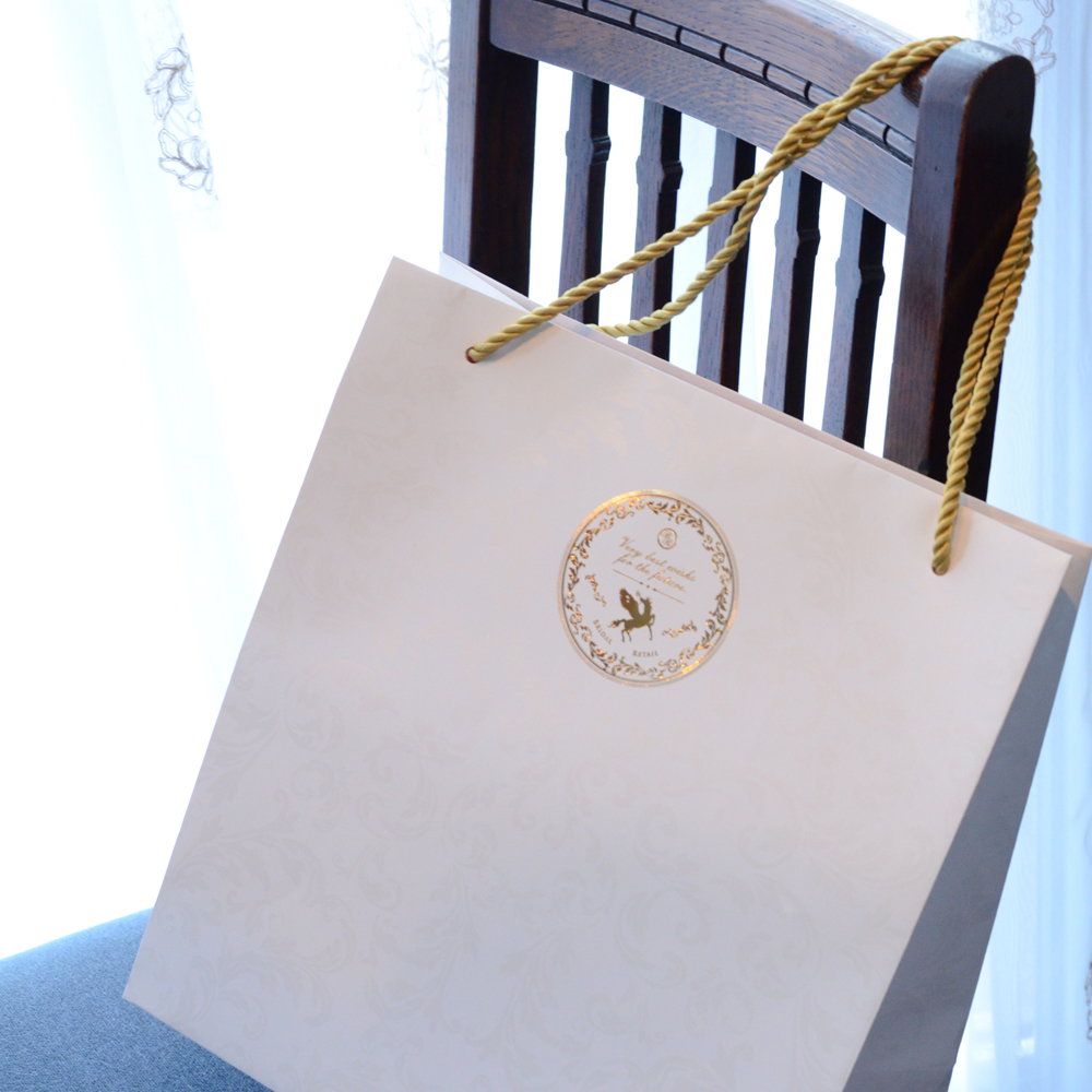 泡立つビアグラス（ペア）