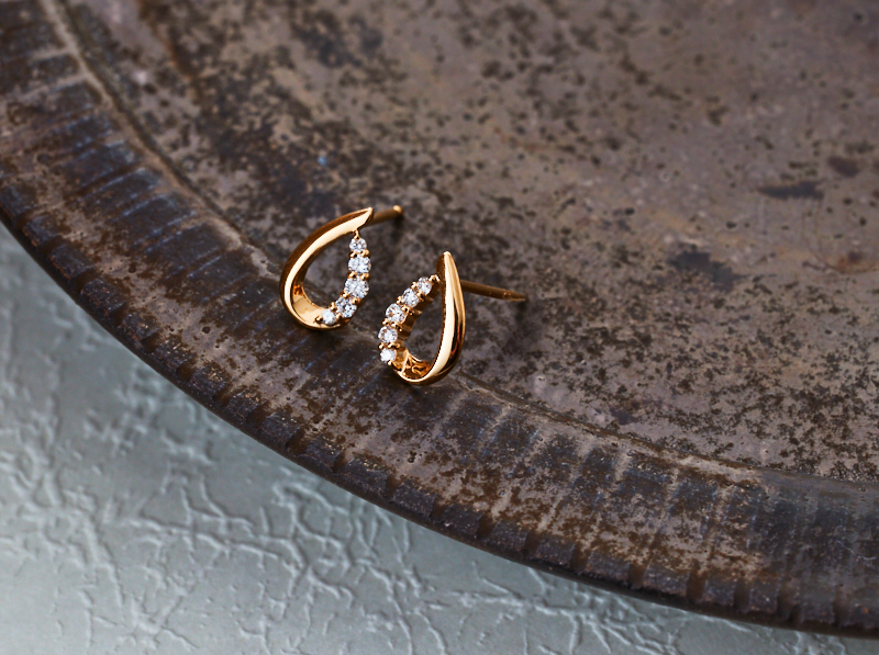 K18イエローゴールド ダイヤモンド ピアス