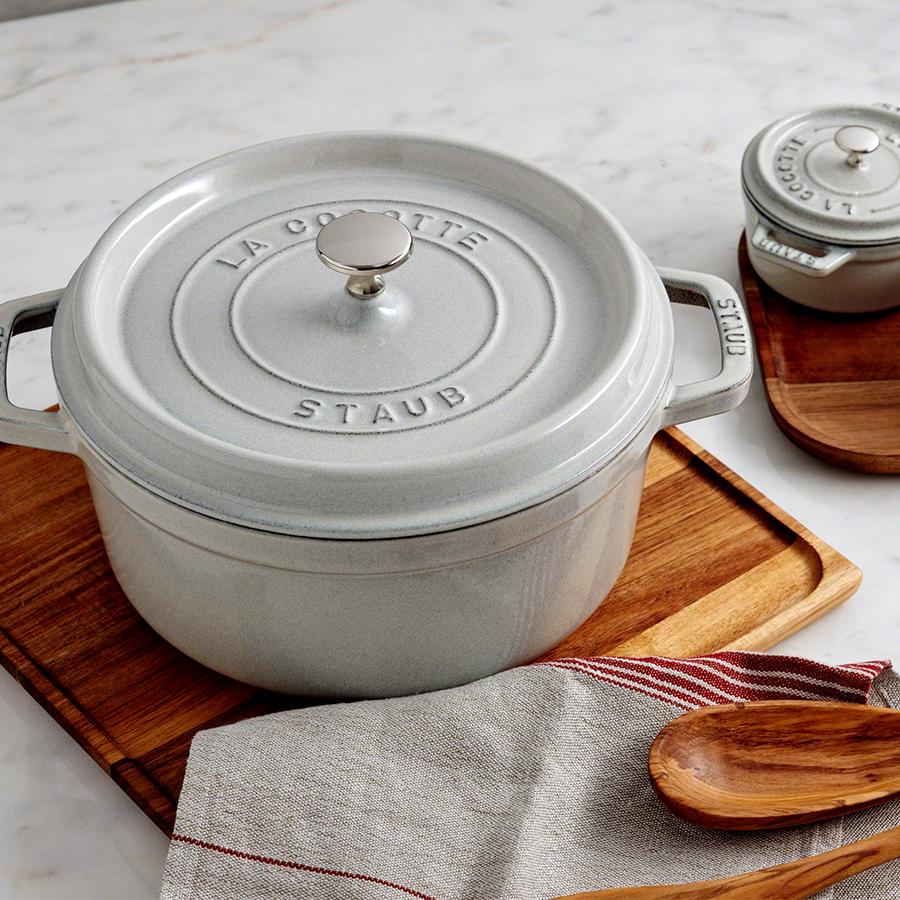 ピコ ココットラウンド 20cm | Staub（ストウブ）のプレゼント