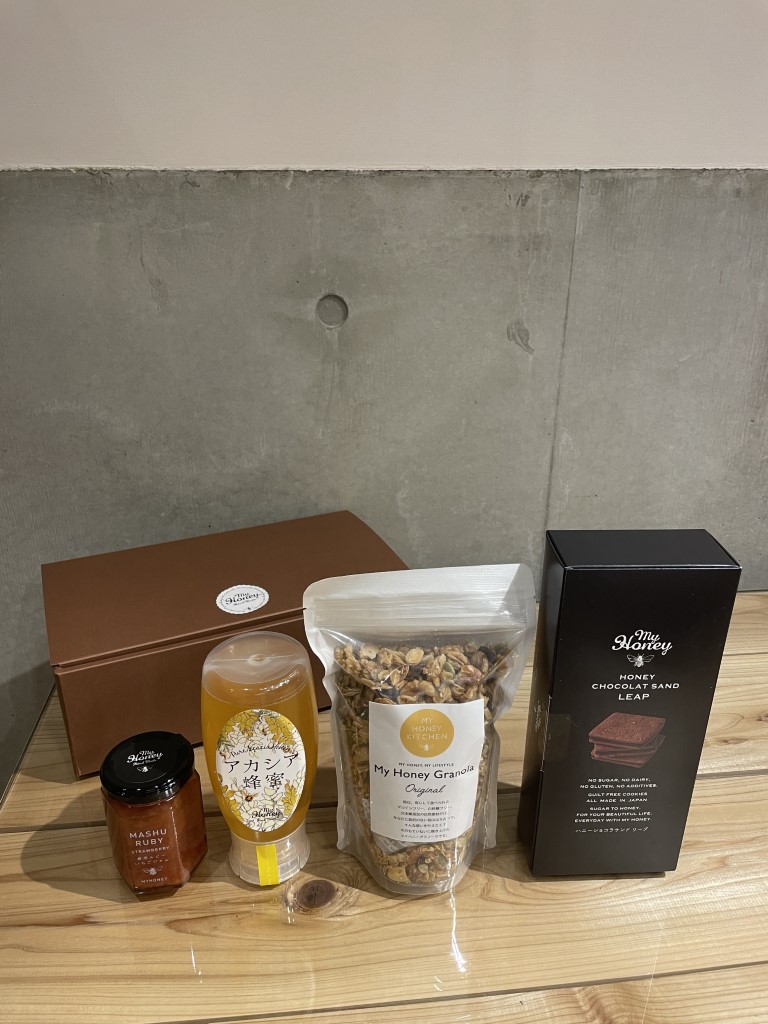 マイハニーグラノーラ&いちごジャム＆ハニーショコラサンドリープ＆アカシアハニーチューブボトル