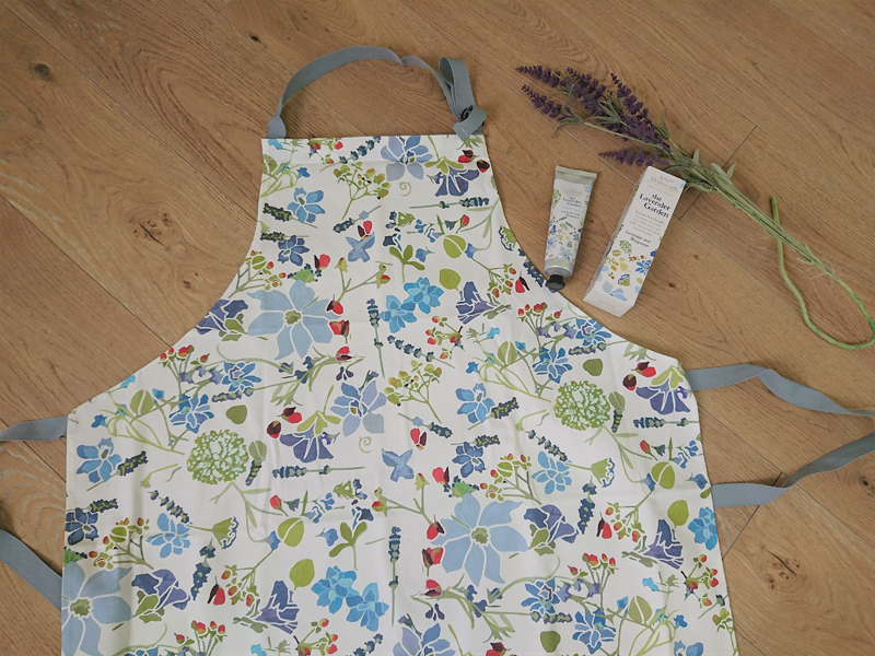 エプロン＆ハンドクリーム2点セット