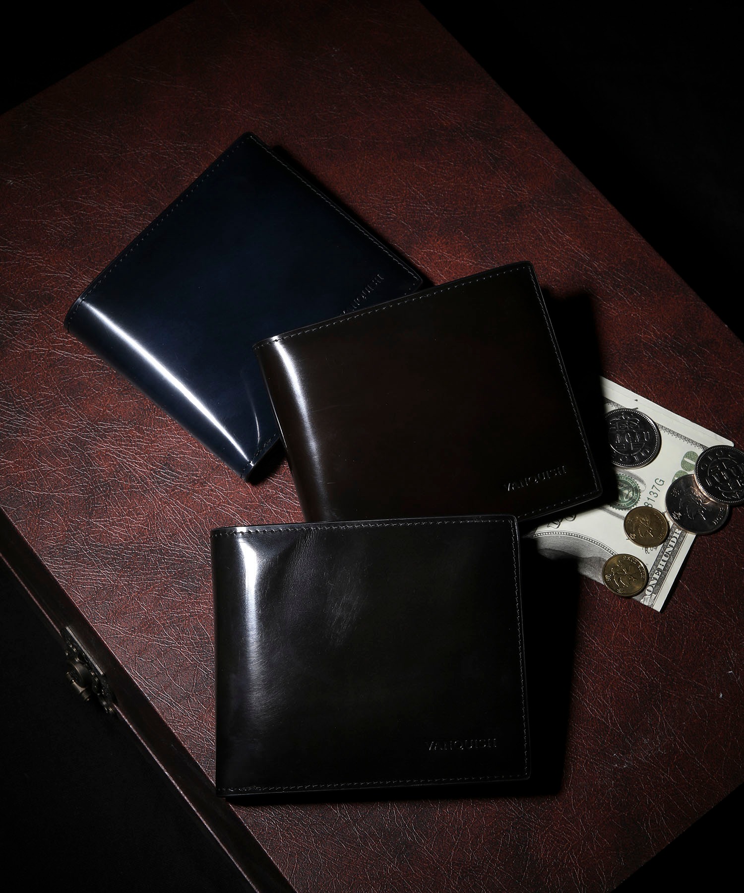 カーボン 二つ折り財布 | VANQUISH（ヴァンキッシュ）のプレゼント