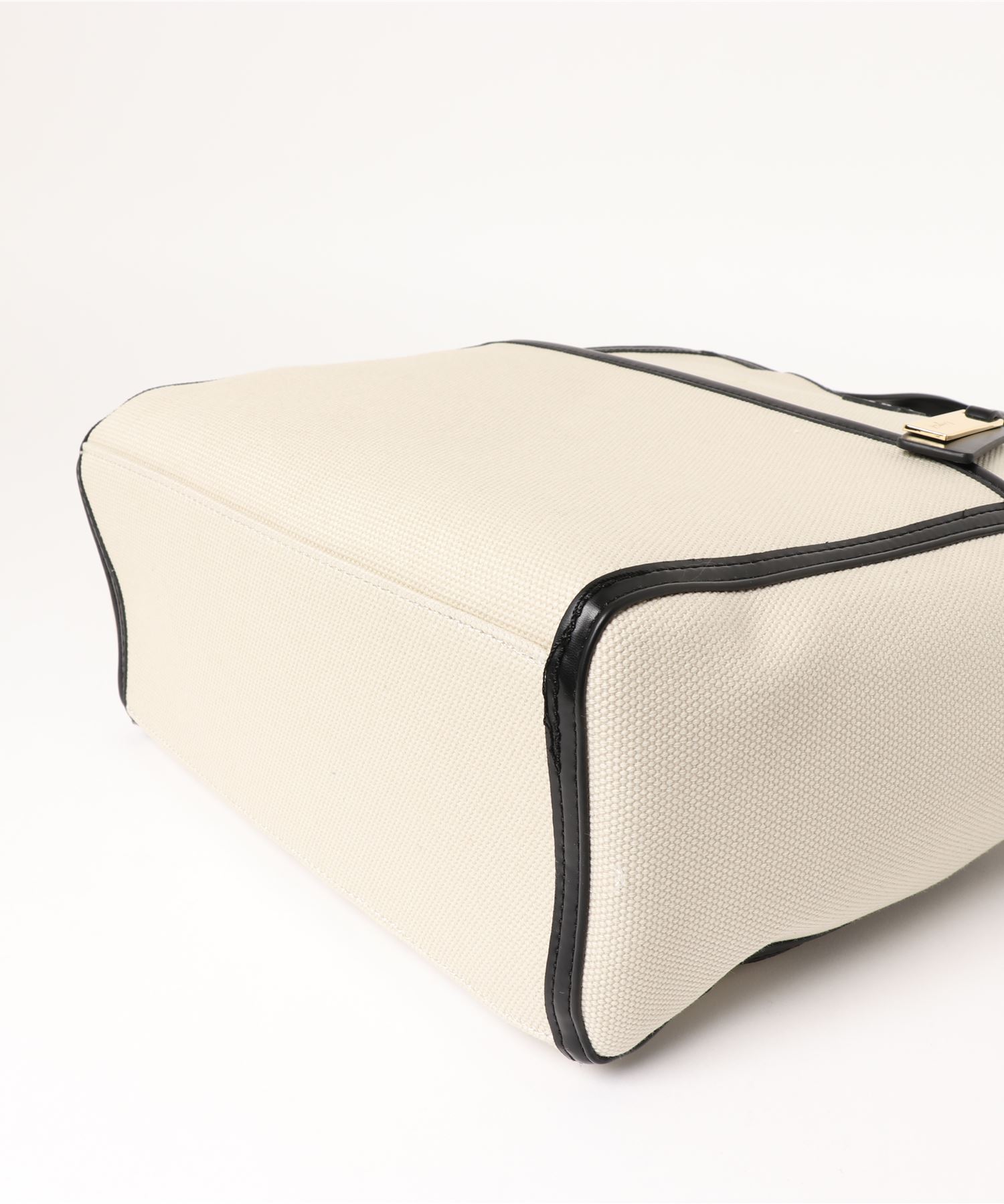 ナチュラルコットン縦長Ａ4トート  チャーム付き