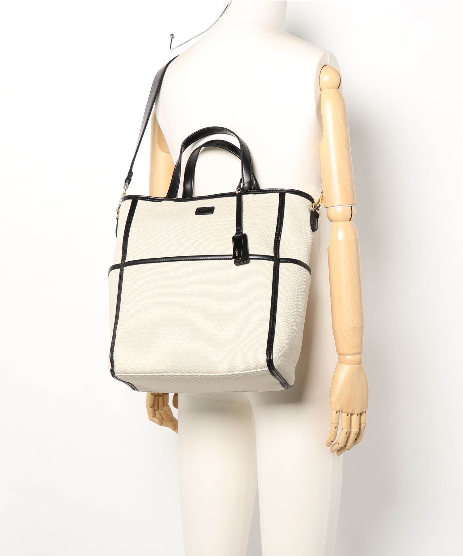 ナチュラルコットン縦長Ａ4トート  チャーム付き