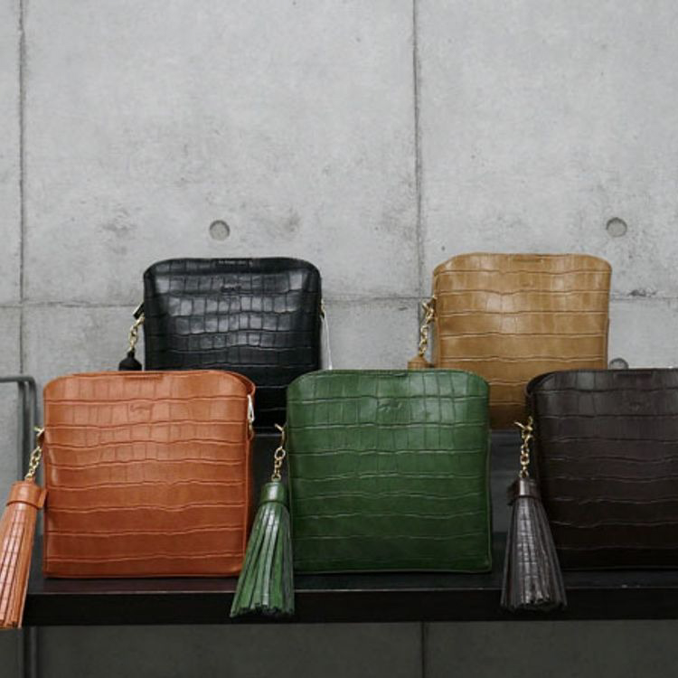 マッドクロコ　ビッグタッセルBAG