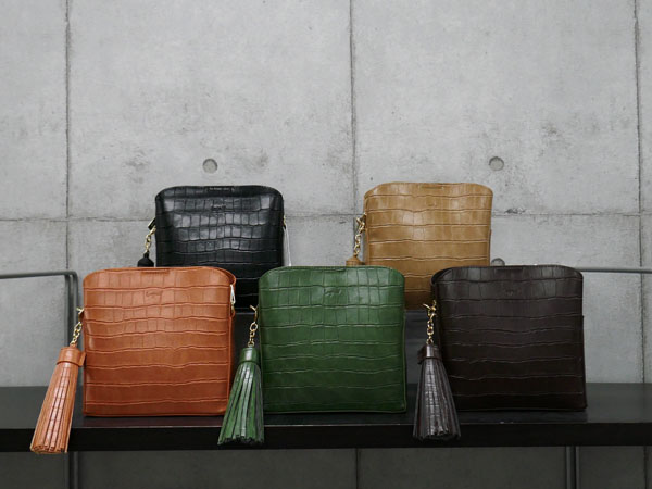 マッドクロコ　ビッグタッセルBAG