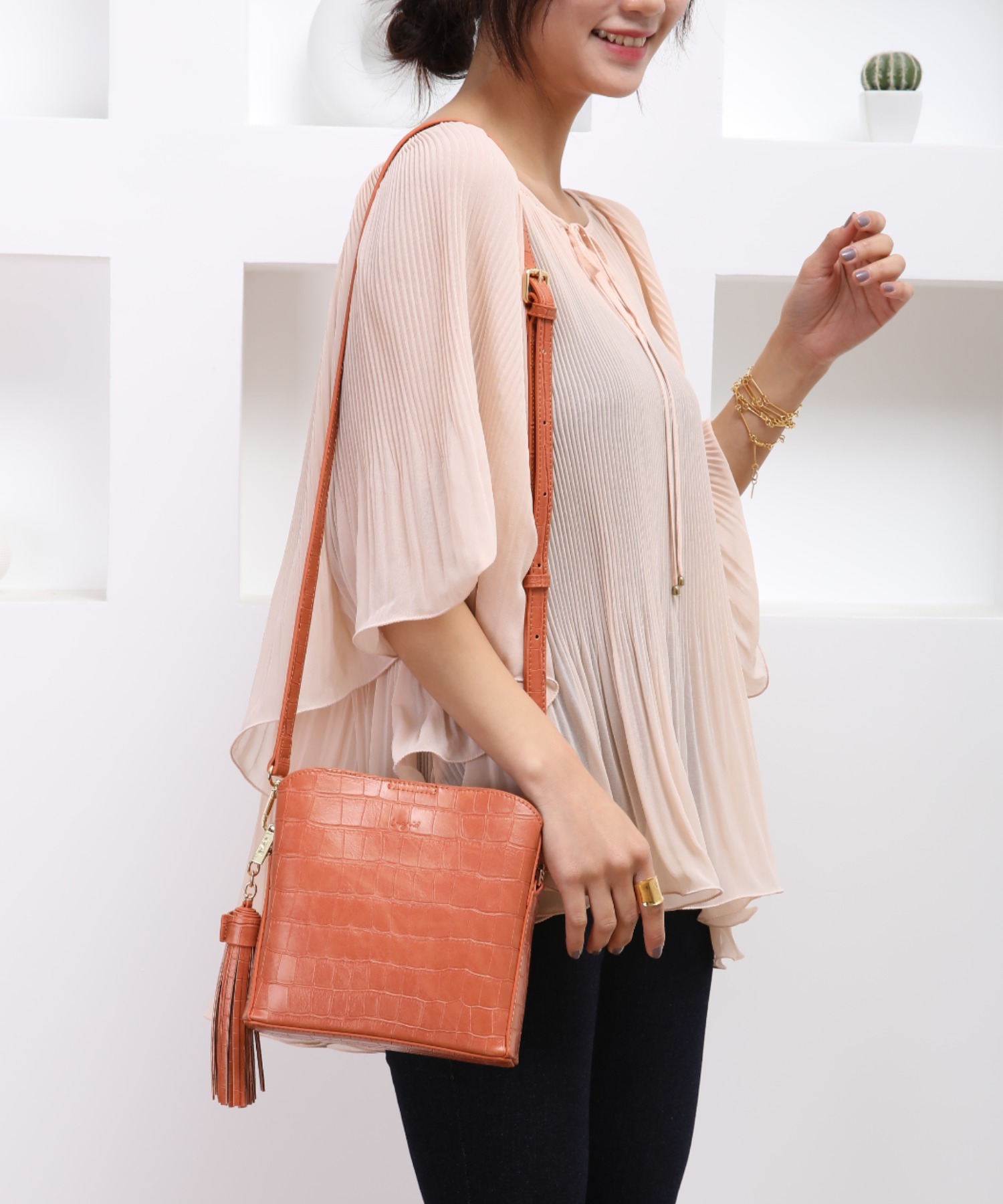 マッドクロコ　ビッグタッセルBAG