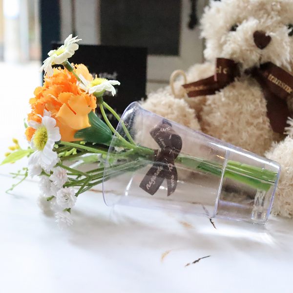 選べるぬいぐるみとカーネーションアレンジ　魔法の水　マジカルウォーター　