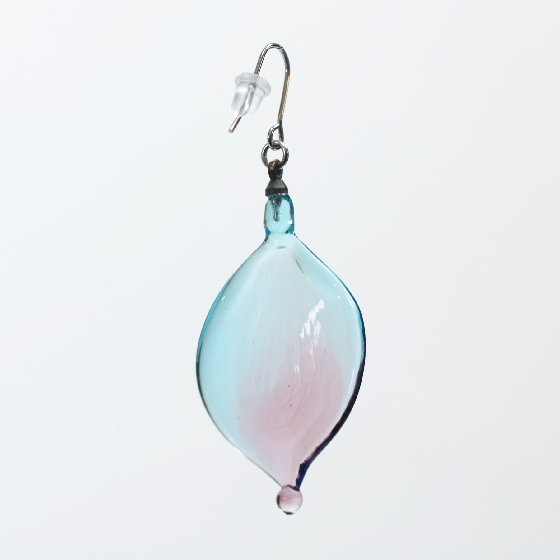 玻璃の花びら（ピアス）