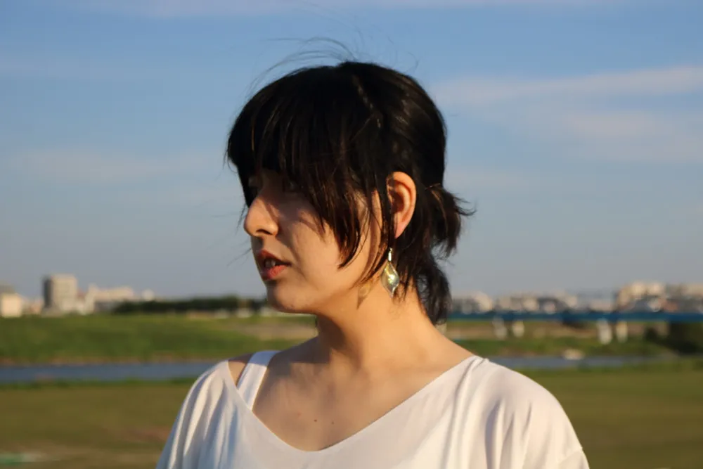 玻璃の花びら（イヤリング）